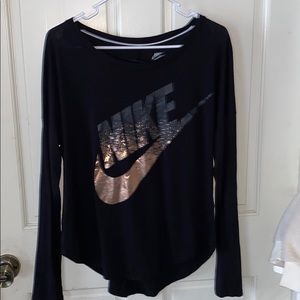 Nike long sleeve shirt size medium